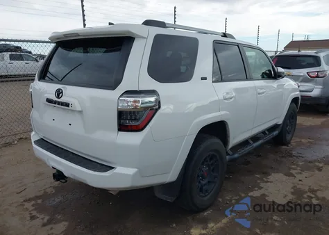 2023 Toyota 4Runner Sr5 z USA, uszkodzony, nr VIN JTEMU5JR0P6135434